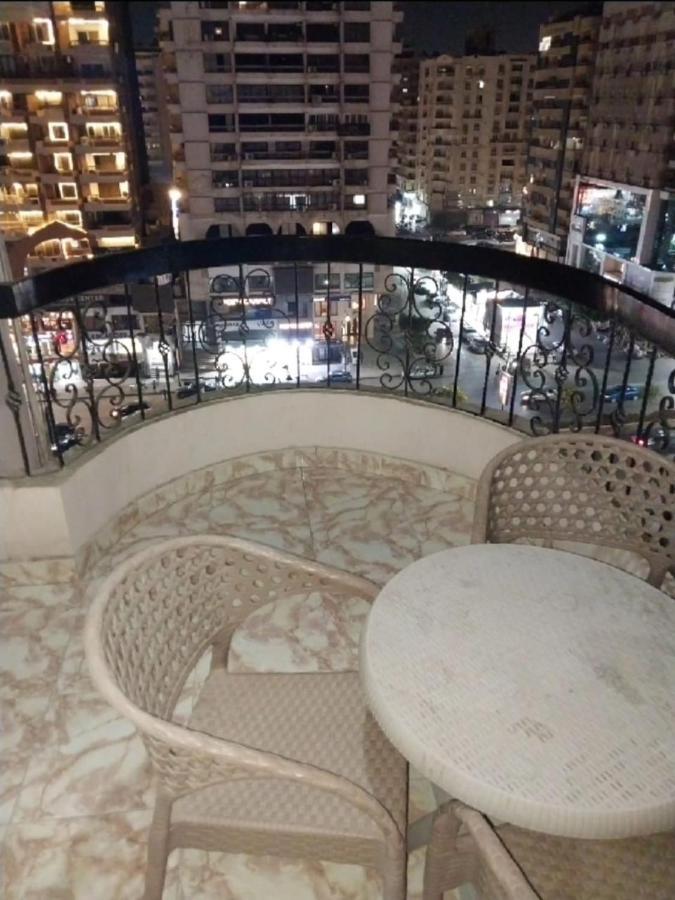 مفروشة للايجار عباس الرئيسي Apartment